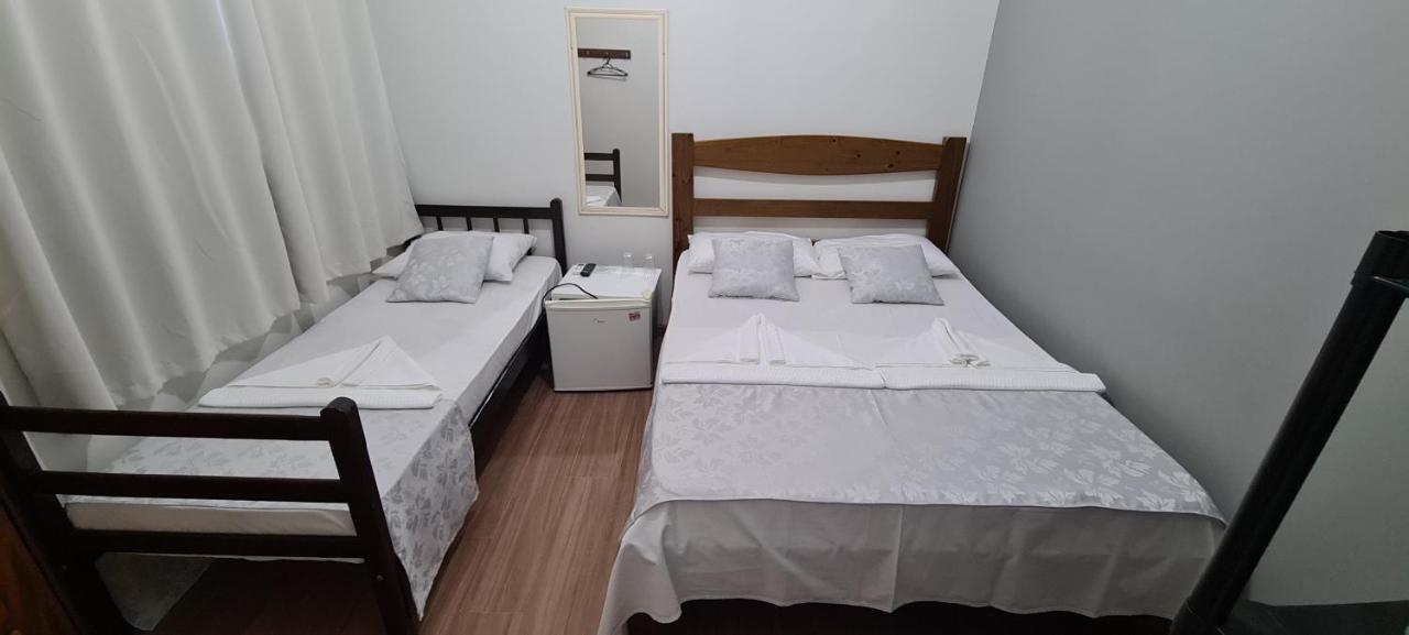 Hotel Veleiro Sao Sebastiao  Bagian luar foto