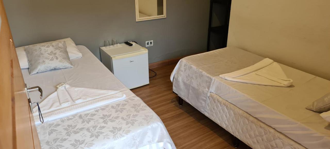 Hotel Veleiro Sao Sebastiao  Bagian luar foto